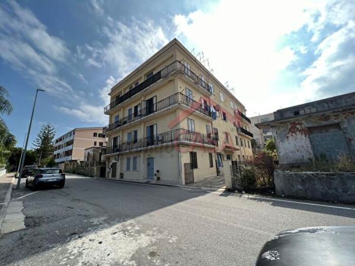 Appartamento con 5 locali in vendita in Via Stazione, Briatico