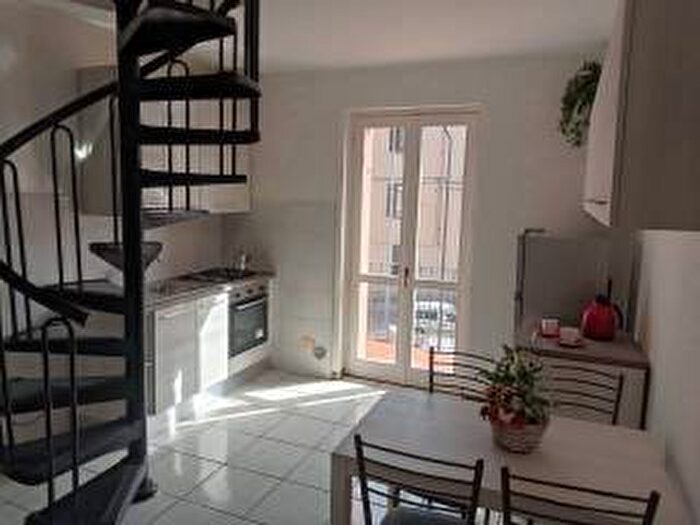 Appartamento trilocale in affitto in Salita Catone il Censore, Camerlata Rebbio, Como