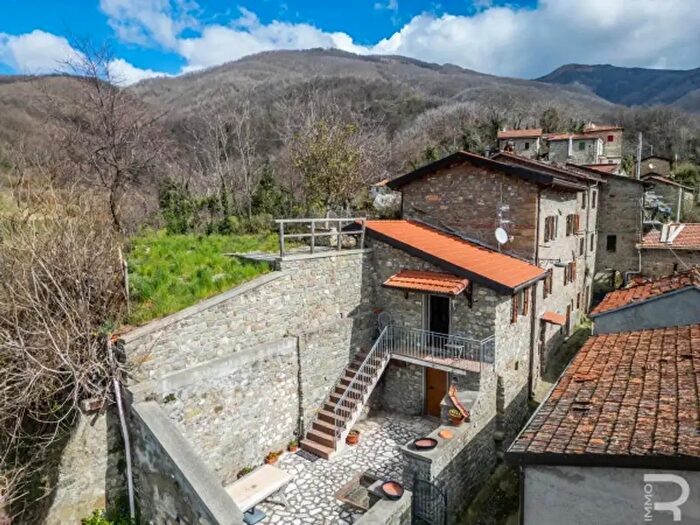 Casa con 5 locali in vendita in Strada Regionale della Garfagnana, Casola In Lunigiana