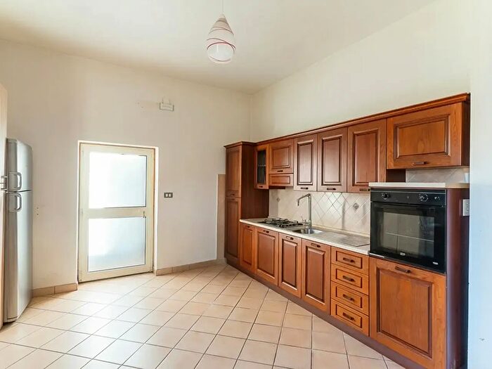 Appartamento quadrilocale in vendita in Via Laura, Capaccio