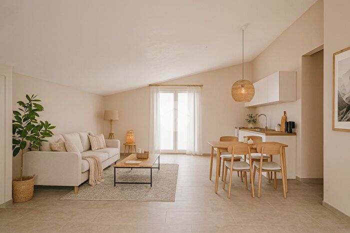 Appartamento quadrilocale in vendita in Via E Romani, Silvi