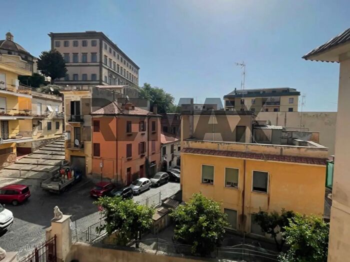 Appartamento trilocale in vendita in Velletri