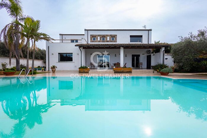 Casa con 14 locali in vendita in Via Pulizzi Chianu, Petrosino