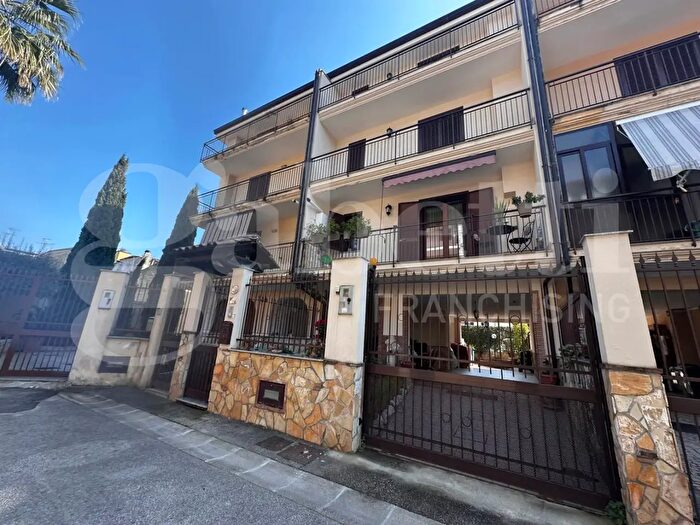 Casa con 5 locali in vendita in Via Caravaggio, Orta Di Atella