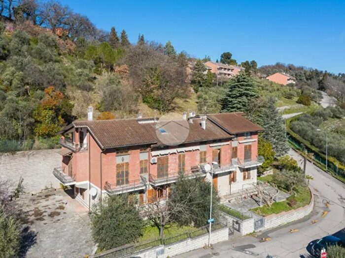 Appartamento quadrilocale in vendita in Via Trappoli, Fossombrone