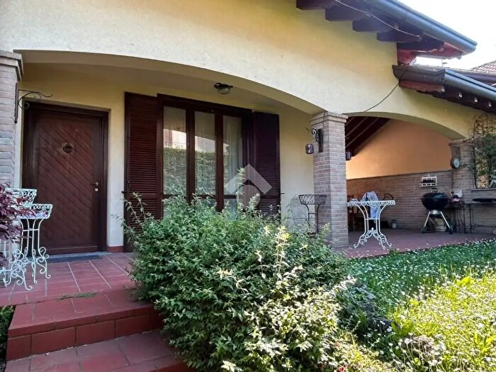 Casa quadrilocale in vendita in Via Zara, Misinto