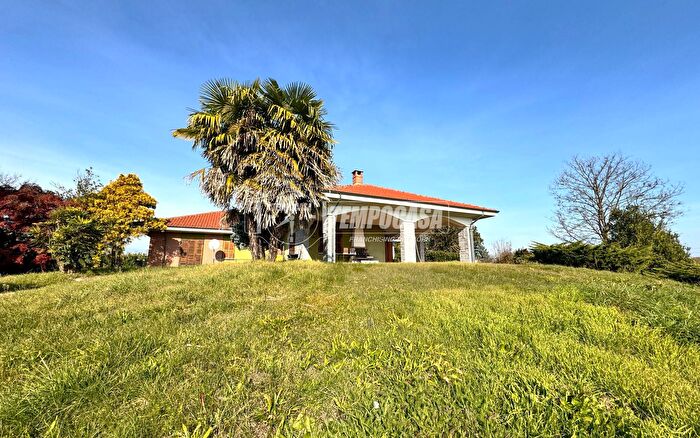 Appartamento con 7 locali in vendita in Via Lago, Alice Castello