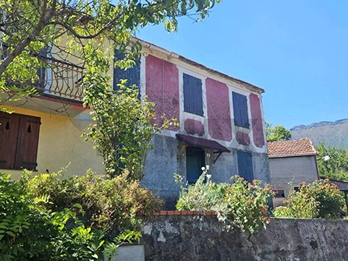 Appartamento con 8 locali in vendita in San Colombano Certenoli