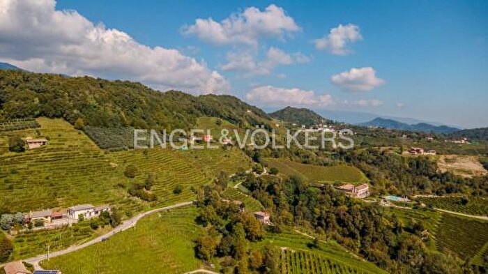 Casa con 6 locali in vendita in Via Longon, Monfumo