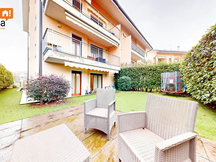 Appartamento trilocale in vendita in Via Alcide De Gasperi, Vittuone