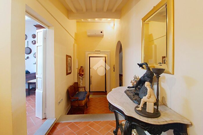 Appartamento con 6 locali in affitto in Piazza Martiri della Libertà, Pisa