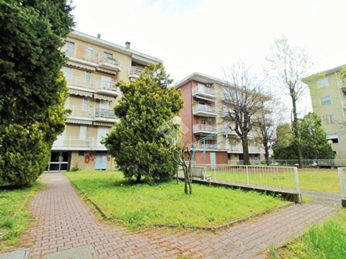Appartamento trilocale in vendita in Via mattei enrico, Centro, Sedriano