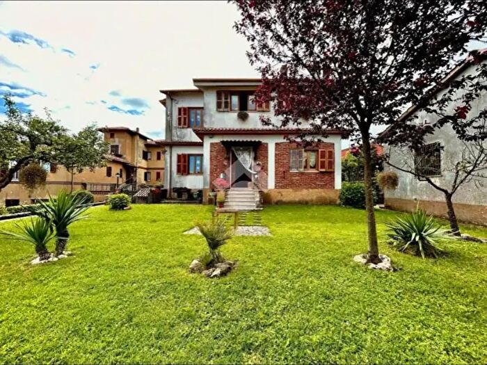 Casa quadrilocale in vendita in Via Campi d Annibale, Rocca Di Papa