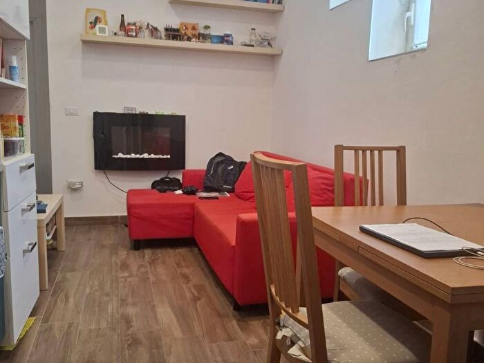 Appartamento bilocale in affitto in Vico Bagnara, Monte Santo, Napoli