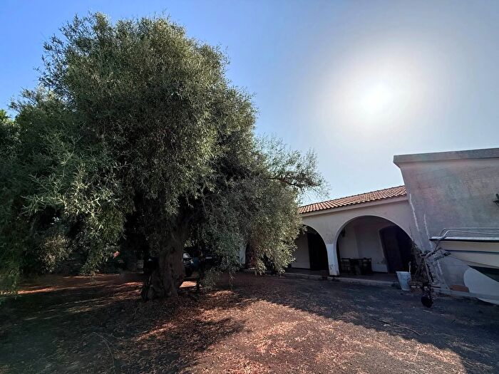 Casa con 5 locali in vendita in Via Isola, Siracusa