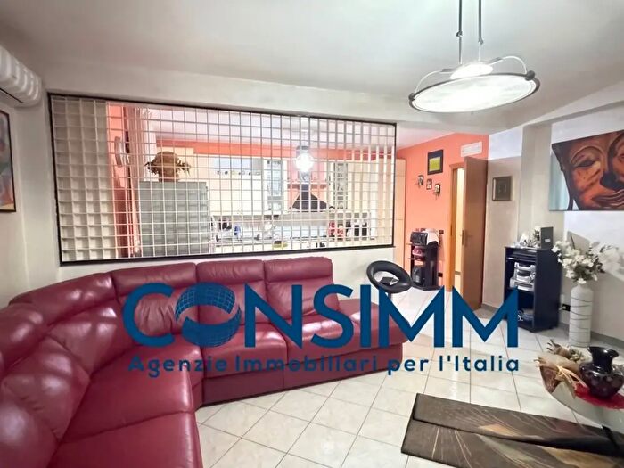 Appartamento con 7 locali in vendita in Via Cianflone, Lamezia Terme