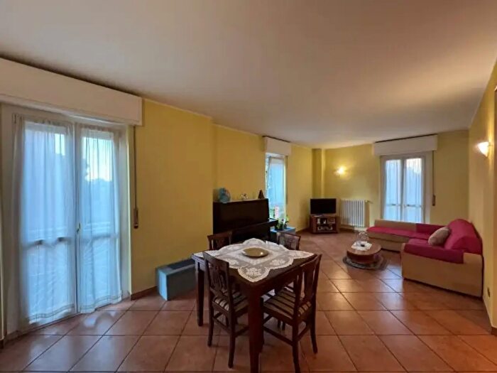 Appartamento quadrilocale in vendita in Via Giovanni Battista Cucchi, Romano Di Lombardia