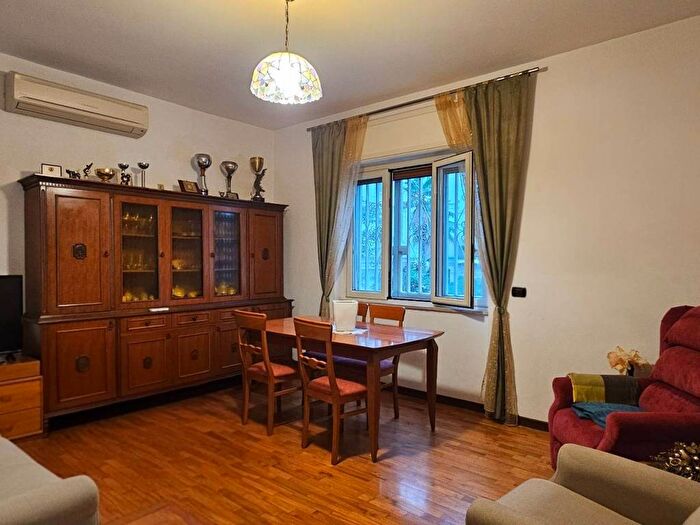 Appartamento trilocale in affitto in Via Alessandro Manzoni, Posillipo, Napoli