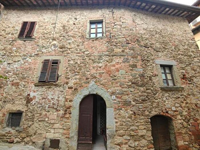 Casa con 6 locali in vendita in Laterina Pergine Valdarno