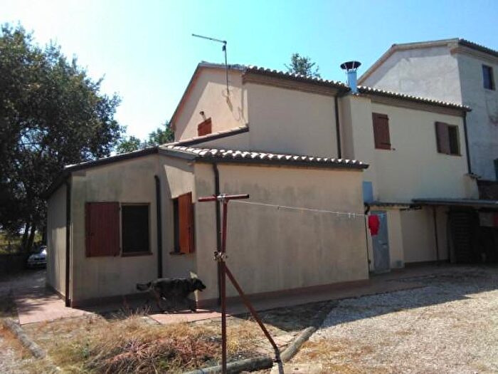 Casa quadrilocale in vendita in Guastuglie, Monsano