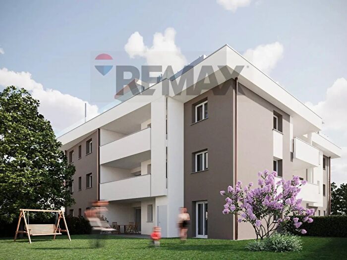 Appartamento trilocale in vendita in Via Pregnana, Rho