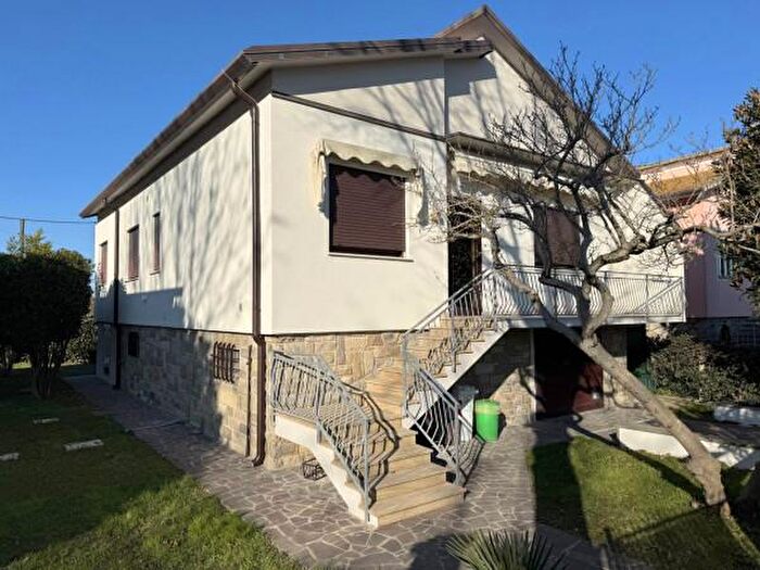 Casa con 6 locali in vendita in Via Aprile, Loreo