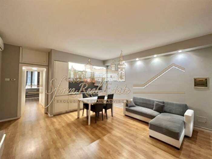 Appartamento bilocale in affitto in Viale Monte Santo, Porta Nuova, Milano