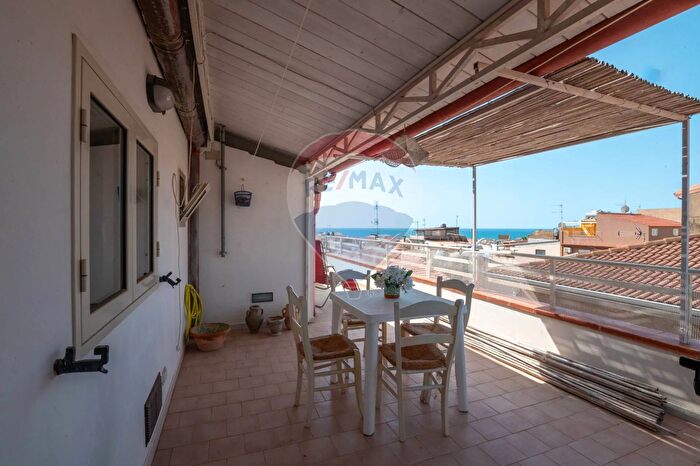 Appartamento con 6 locali in vendita in Via Fois, Ragusa