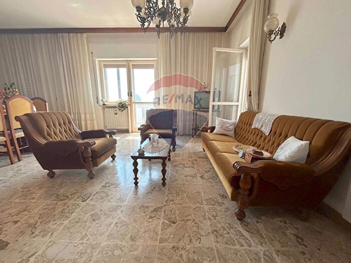 Appartamento con 7 locali in vendita in Via del Mancino, Lanciano