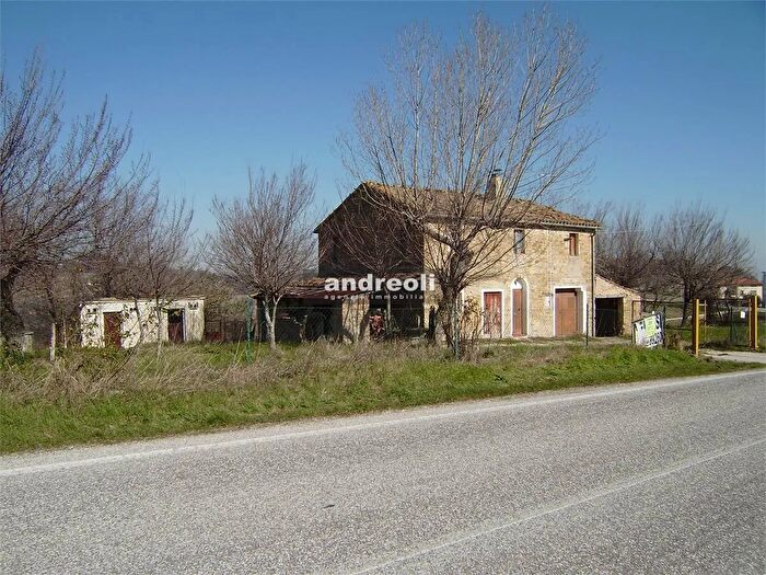 Casa in vendita in Cupramontana