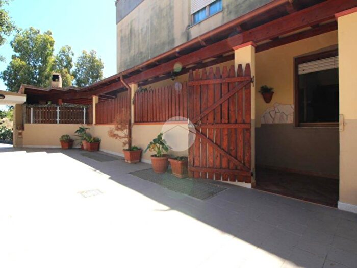 Appartamento con 5 locali in affitto in Via dei Mandorli, Centro, Sinnai