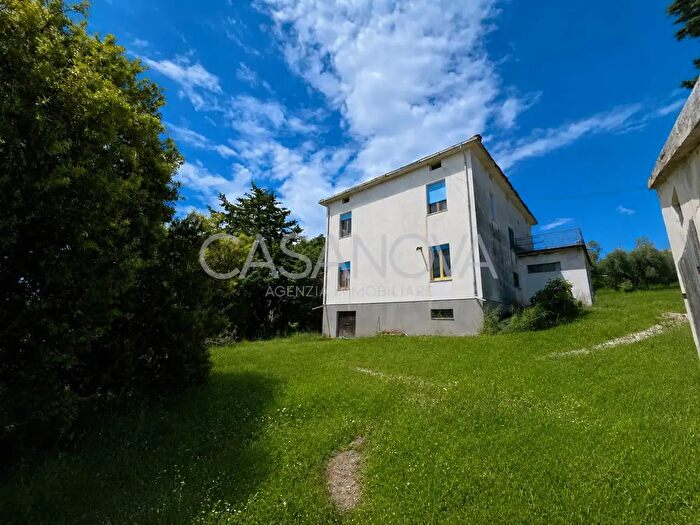 Casa con 5 locali in vendita in Mosciano SantAngelo