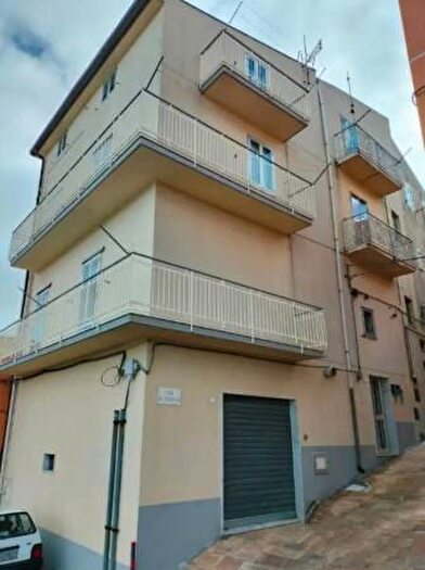 Casa con 6 locali in vendita in Via di Franca, Troina