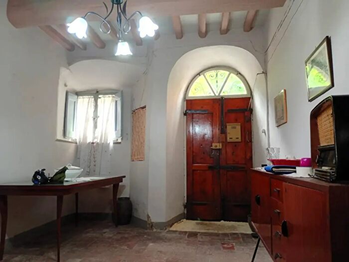 Casa con 7 locali in vendita in San Miniato