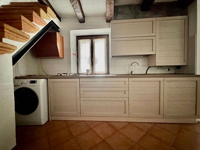 Appartamento trilocale in affitto in Via Cesiolo, Pindemonte, Verona