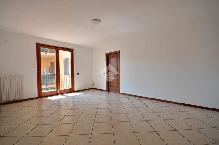 Appartamento trilocale in vendita in Via Martiri della Libertà, Roncadelle