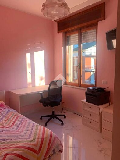 Appartamento trilocale in vendita in Via Emilio Canzi, Piacenza