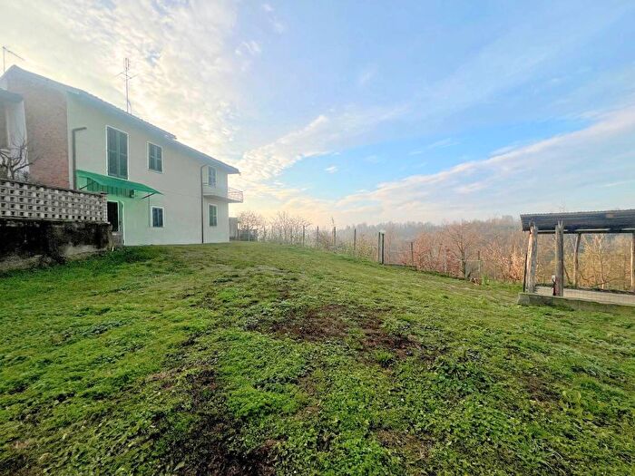 Casa quadrilocale in affitto in Via Rubatera, Settime