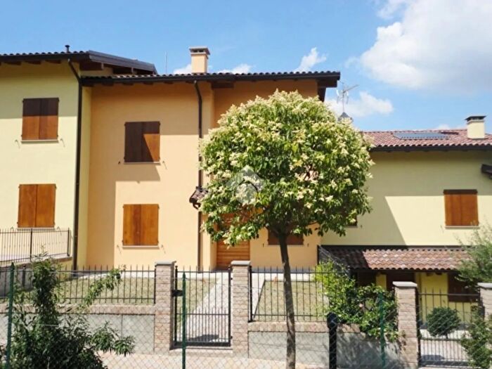 Casa quadrilocale in vendita in Via per Montegibbio, Sassuolo