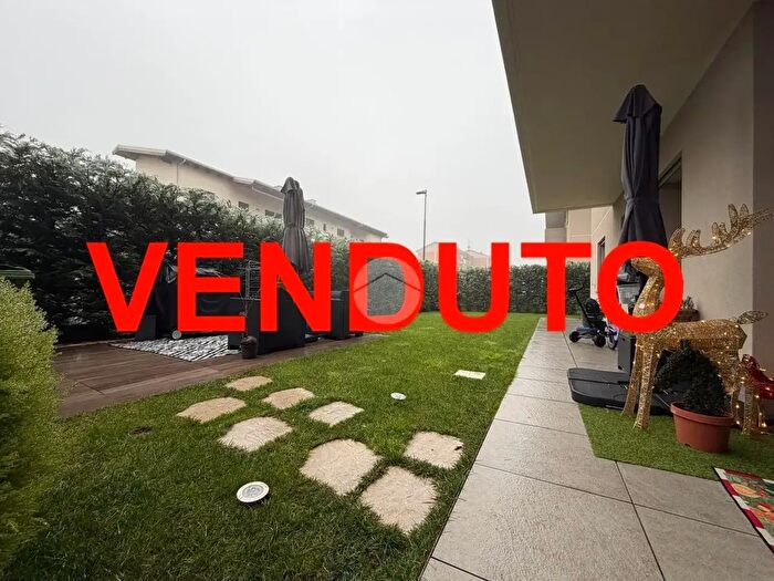 Appartamento trilocale in vendita in Via Martiri delle Foibe, Cambiago