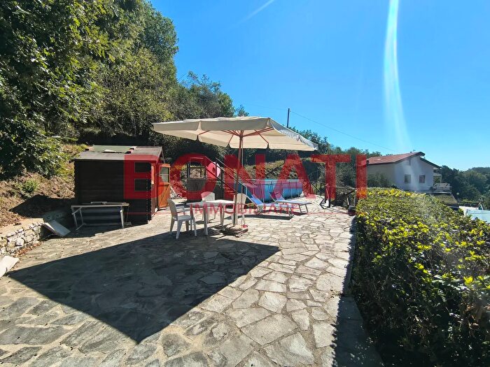 Casa con 6 locali in vendita in Ricco' Del Golfo Di Spezia