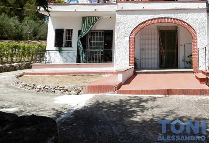 Appartamento con 5 locali in affitto in Empoli