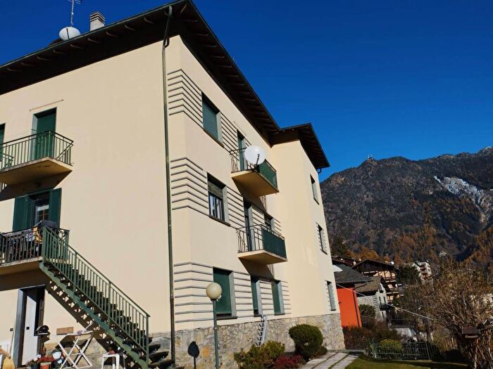 Appartamento con 6 locali in vendita in Via Ezio Vanoni, Centro, Chiesa in Valmalenco