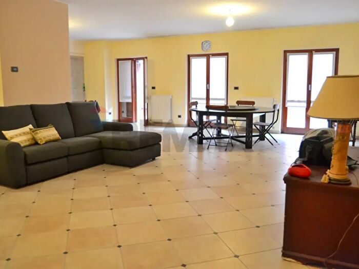 Appartamento con 5 locali in affitto in Via Carlo Marre', Borzonasca