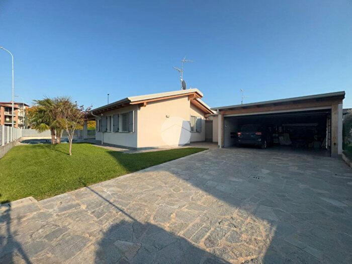 Case in Vendita e in Affitto - 3