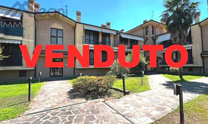 Appartamento bilocale in vendita in Via Benedetto Secondi, Locate Di Triulzi