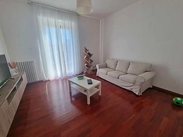 Appartamento trilocale in vendita in Via Monte Bianco, Limbiate