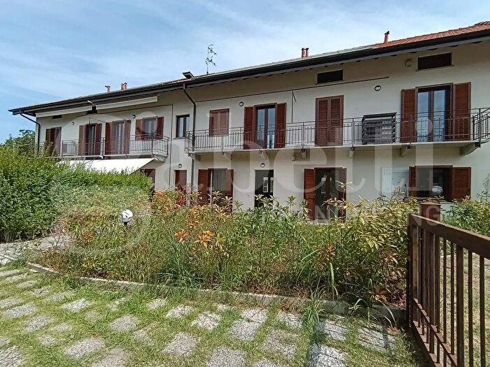 Appartamento trilocale in vendita in Via Broli, Vergiate