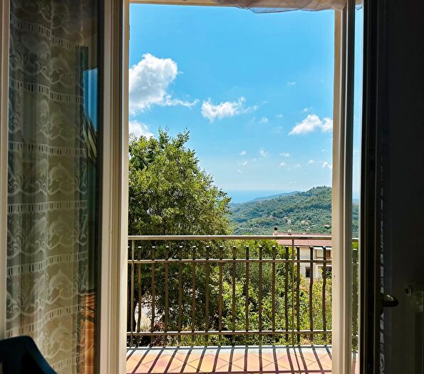 Appartamento bilocale in vendita in Via San Bernardo, Diano Arentino