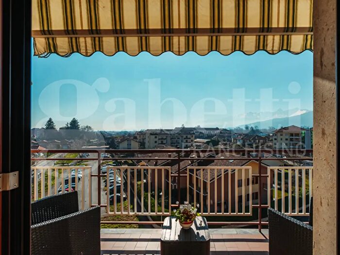 Appartamento quadrilocale in vendita in Via Sabotino, Pinerolo